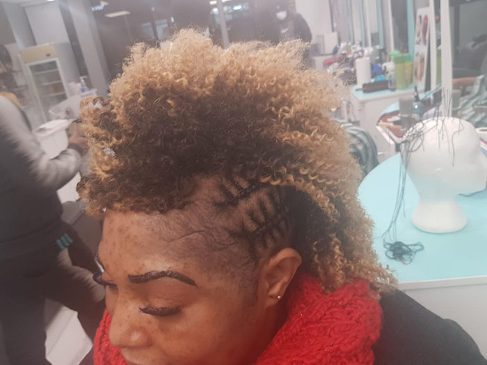 Femmes - Manucure, pédicure, pose de faux cils Creil